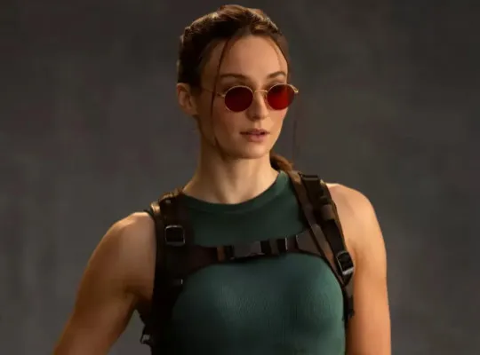 GameStop criticized the new Lara Croft portrayed by Sophie Turner.