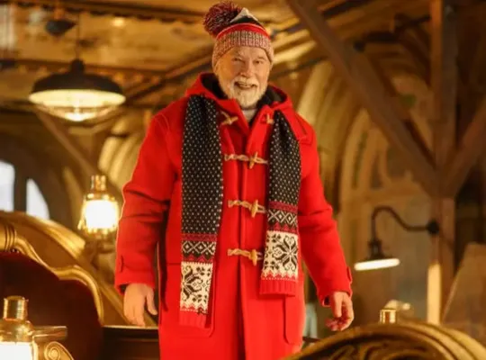 Arnold Schwarzenegger Returns to Comedy in New Holiday Film The Man with the Bag — Release Date Officially Announced